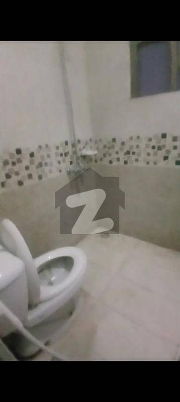 ایم پی سی ایچ ایس - بلاک بی ایم پی سی ایچ ایس ۔ ملٹی گارڈنز,بی ۔ 17,اسلام آباد میں 2 کمروں کا 3 مرلہ فلیٹ 70.0 لاکھ میں برائے فروخت۔