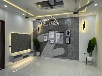 بحریہ ٹاؤن جینیپر بلاک بحریہ ٹاؤن سیکٹر سی,بحریہ ٹاؤن,لاہور میں 3 کمروں کا 10 مرلہ بالائی پورشن 65.0 ہزار میں کرایہ پر دستیاب ہے۔