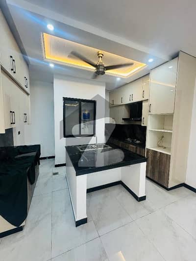 بنی گالہ اسلام آباد میں 7 کمروں کا 8 مرلہ مکان 3.5 کروڑ میں برائے فروخت۔