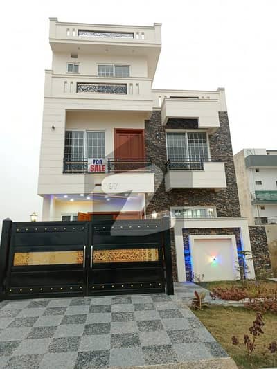 جی ۔ 14 اسلام آباد میں 4 کمروں کا 4 مرلہ مکان 3.6 کروڑ میں برائے فروخت۔