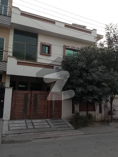 Gorgeous Prime Location 5 Marla House For sale Available In Central Park - Block A1