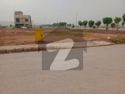 Fair-Priced 5 Marla Residential Plot Available In Bahria Town Phase 8 - Block L