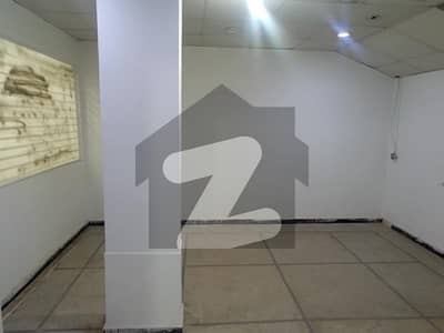 ڈی ایچ اے فیز 1 - بلاک کے فیز 1,ڈیفنس (ڈی ایچ اے),لاہور میں 4 مرلہ دفتر 55.0 ہزار میں کرایہ پر دستیاب ہے۔