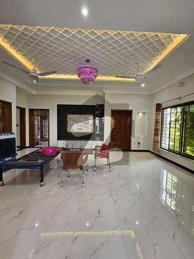 10 marla brand new 1 & half story corner house for sale