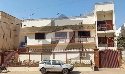 ناظم آباد 4 ناظم آباد,کراچی میں 18 مرلہ مکان 8.0 کروڑ میں برائے فروخت۔