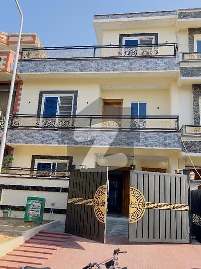 جی ۔ 13/1 جی ۔ 13,اسلام آباد میں 5 کمروں کا 4 مرلہ مکان 4.3 کروڑ میں برائے فروخت۔