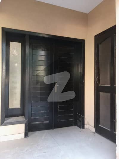 10 MARLA 3 BEDROOM HOUSE AVAILABLE FOR RENT