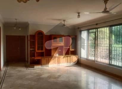 آئی ۔ 8 اسلام آباد میں 5 کمروں کا 14 مرلہ مکان 5.0 لاکھ میں کرایہ پر دستیاب ہے۔