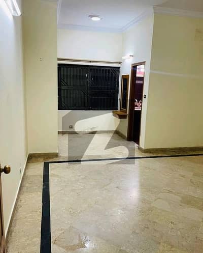 آئی ۔ 8 اسلام آباد میں 3 کمروں کا 14 مرلہ زیریں پورشن 1.3 لاکھ میں کرایہ پر دستیاب ہے۔