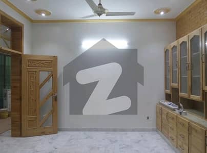 آئی ۔ 8 اسلام آباد میں 5 کمروں کا 14 مرلہ مکان 4.0 لاکھ میں کرایہ پر دستیاب ہے۔