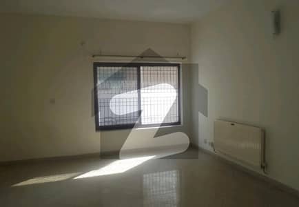 آئی ۔ 8 اسلام آباد میں 3 کمروں کا 14 مرلہ زیریں پورشن 1.6 لاکھ میں کرایہ پر دستیاب ہے۔