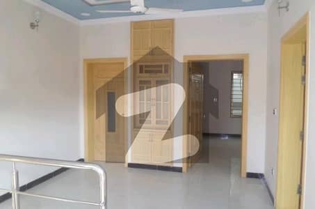 آئی ۔ 8/3 آئی ۔ 8,اسلام آباد میں 3 کمروں کا 14 مرلہ زیریں پورشن 1.25 لاکھ میں کرایہ پر دستیاب ہے۔