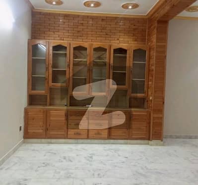 آئی ۔ 8/3 آئی ۔ 8,اسلام آباد میں 3 کمروں کا 14 مرلہ زیریں پورشن 1.35 لاکھ میں کرایہ پر دستیاب ہے۔