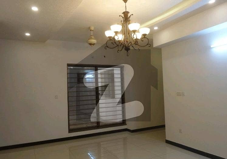 In I-8 House Sized 14 Marla For rent In I-8 House Sized 14 Marla For rent