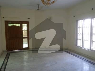 آئی ۔ 8 اسلام آباد میں 3 کمروں کا 14 مرلہ زیریں پورشن 1.8 لاکھ میں کرایہ پر دستیاب ہے۔