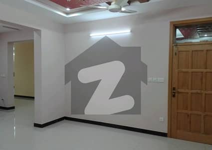 آئی ۔ 8 اسلام آباد میں 5 کمروں کا 14 مرلہ مکان 3.8 لاکھ میں کرایہ پر دستیاب ہے۔