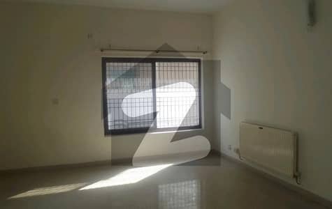 I-8 Upper Portion Sized 14 Marla For rent