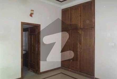 آئی ۔ 8 اسلام آباد میں 5 کمروں کا 14 مرلہ مکان 3.9 لاکھ میں کرایہ پر دستیاب ہے۔