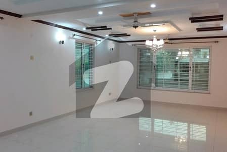 آئی ۔ 8 اسلام آباد میں 5 کمروں کا 14 مرلہ مکان 4.4 لاکھ میں کرایہ پر دستیاب ہے۔