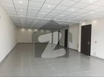 ڈی ایچ اے فیز 3 ڈیفنس (ڈی ایچ اے),لاہور میں 8 مرلہ دفتر 1.65 لاکھ میں کرایہ پر دستیاب ہے۔