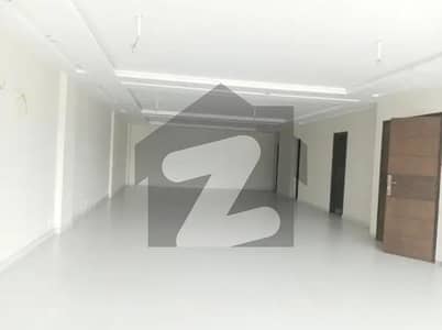 ڈی ایچ اے فیز 3 ڈیفنس (ڈی ایچ اے),لاہور میں 8 مرلہ دفتر 1.55 لاکھ میں کرایہ پر دستیاب ہے۔