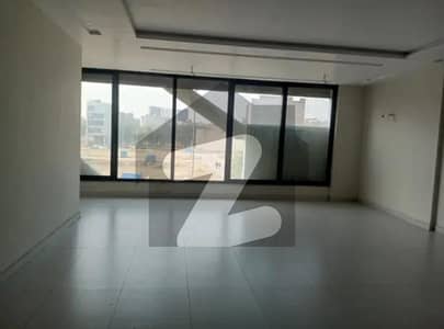 ڈی ایچ اے فیز 3 ڈیفنس (ڈی ایچ اے),لاہور میں 8 مرلہ دفتر 1.57 لاکھ میں کرایہ پر دستیاب ہے۔