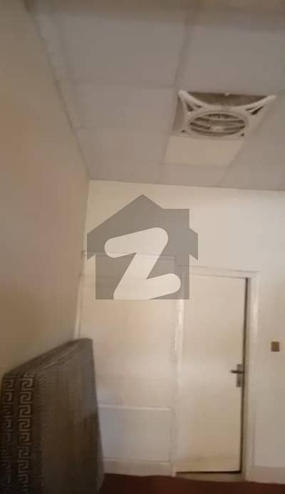 ڈی ایچ اے فیز 2 ڈی ایچ اے ڈیفینس,کراچی میں 4 کمروں کا 4 مرلہ مکان 4.0 کروڑ میں برائے فروخت۔