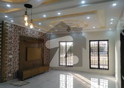 بحریہ ٹاؤن فیز 8 ۔ ابو بکر بلاک بحریہ ٹاؤن فیز 8 ۔ سفاری ویلی,بحریہ ٹاؤن فیز 8,بحریہ ٹاؤن راولپنڈی,راولپنڈی میں 7 مرلہ مکان 2.25 کروڑ میں برائے فروخت۔