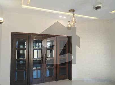 بحریہ ٹاؤن فیز 8 ۔ علی بلاک بحریہ ٹاؤن فیز 8 ۔ سفاری ویلی,بحریہ ٹاؤن فیز 8,بحریہ ٹاؤن راولپنڈی,راولپنڈی میں 5 مرلہ مکان 2.1 کروڑ میں برائے فروخت۔