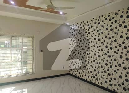 بحریہ ٹاؤن فیز 8 ۔ بلاک ایم بحریہ ٹاؤن فیز 8,بحریہ ٹاؤن راولپنڈی,راولپنڈی میں 5 مرلہ مکان 1.92 کروڑ میں برائے فروخت۔