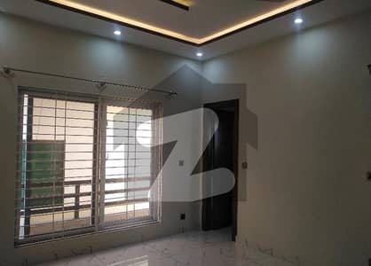 بحریہ ٹاؤن فیز 8 ۔ علی بلاک بحریہ ٹاؤن فیز 8 ۔ سفاری ویلی,بحریہ ٹاؤن فیز 8,بحریہ ٹاؤن راولپنڈی,راولپنڈی میں 5 مرلہ مکان 1.9 کروڑ میں برائے فروخت۔