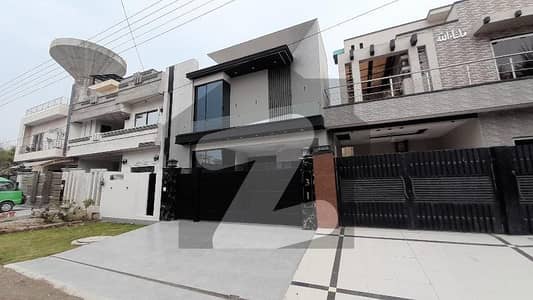 House Sized 10 Marla Available In Formanites Housing Scheme