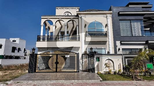 بحریہ آرچرڈ فیز 1 ۔ سدرن بحریہ آرچرڈ فیز 1,بحریہ آرچرڈ,لاہور میں 5 کمروں کا 8 مرلہ مکان 3.1 کروڑ میں برائے فروخت۔