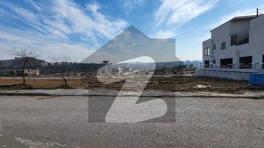 ڈی ایچ اے فیز 4 - سیکٹر اے ڈی ایچ اے ڈیفینس فیز 4,ڈی ایچ اے ڈیفینس,اسلام آباد میں 1 کنال رہائشی پلاٹ 3.1 کروڑ میں برائے فروخت۔