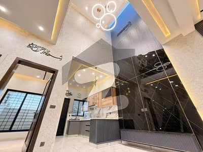 بحریہ ٹاؤن فیز 8 بحریہ ٹاؤن راولپنڈی,راولپنڈی میں 3 کمروں کا 5 مرلہ مکان 2.55 کروڑ میں برائے فروخت۔