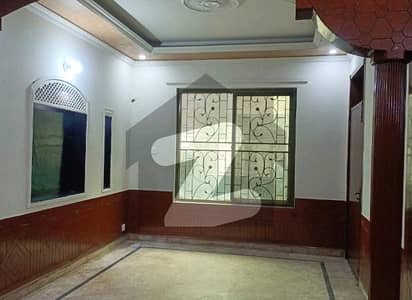 جوہر ٹاؤن فیز 2 - بلاک جے1 جوہر ٹاؤن فیز 2,جوہر ٹاؤن,لاہور میں 3 کمروں کا 5 مرلہ مکان 1.1 لاکھ میں کرایہ پر دستیاب ہے۔