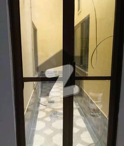 آئی ۔ 8/4 آئی ۔ 8,اسلام آباد میں 6 کمروں کا 14 مرلہ مکان 3.5 لاکھ میں کرایہ پر دستیاب ہے۔