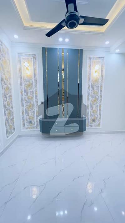 Unoccupied Prime Location House Of 5 Marla Is Available For sale In Central Park Housing Scheme