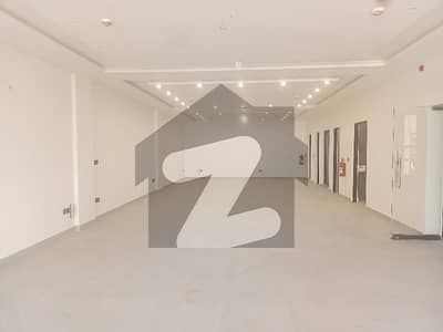 08 MARLA COMMERCIAL BRAND NEW FLOOR WITH LIFT AVAILABLE