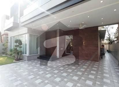 ڈی ایچ اے فیز 5 - بلاک ایچ فیز 5,ڈیفنس (ڈی ایچ اے),لاہور میں 5 کمروں کا 1 کنال مکان 15.0 کروڑ میں برائے فروخت۔