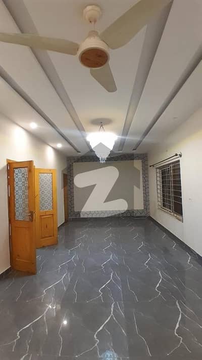 ای ۔ 11 اسلام آباد میں 3 کمروں کا 10 مرلہ بالائی پورشن 1.0 لاکھ میں کرایہ پر دستیاب ہے۔