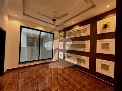 ڈی ایچ اے 11 رہبر فیز 2 ڈی ایچ اے 11 رہبر,لاہور میں 3 کمروں کا 5 مرلہ مکان 95.0 ہزار میں کرایہ پر دستیاب ہے۔