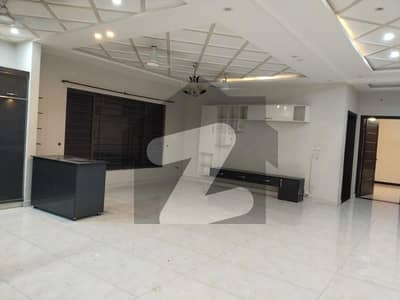 ڈی ایچ اے ڈیفینس فیز 2 ڈی ایچ اے ڈیفینس,اسلام آباد میں 3 کمروں کا 1 کنال زیریں پورشن 1.5 لاکھ میں کرایہ پر دستیاب ہے۔