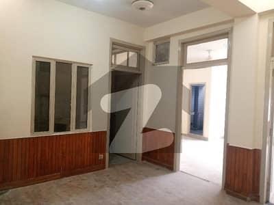 ڈی ایچ اے فیز 3 - بلاک وائے فیز 3,ڈیفنس (ڈی ایچ اے),لاہور میں 4 مرلہ دفتر 55.0 ہزار میں کرایہ پر دستیاب ہے۔