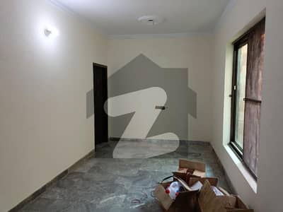 2.5 Marla Uper Portion For Rent ( Peer Colony Near Bhola Chowk )