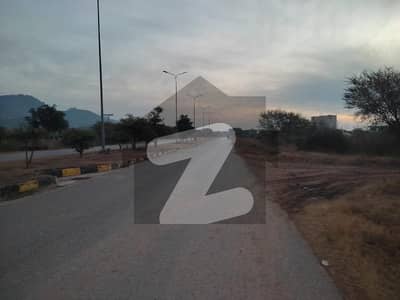 ڈی ۔ 12/3 ڈی ۔ 12,اسلام آباد میں 5 مرلہ رہائشی پلاٹ 3.8 کروڑ میں برائے فروخت۔