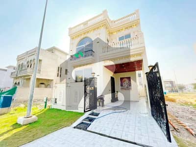 5 MARLA MODERN HOUSE FOR RENT