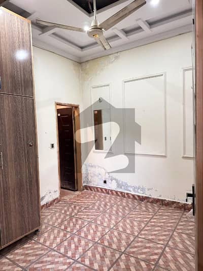 والٹن روڈ لاہور میں 2 کمروں کا 4 مرلہ زیریں پورشن 48.0 ہزار میں کرایہ پر دستیاب ہے۔