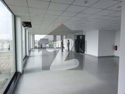 ڈی ایچ اے فیز 8 ۔ سی سی اے 1 ڈی ایچ اے فیز 8,ڈیفنس (ڈی ایچ اے),لاہور میں 4 مرلہ دفتر 55.0 ہزار میں کرایہ پر دستیاب ہے۔