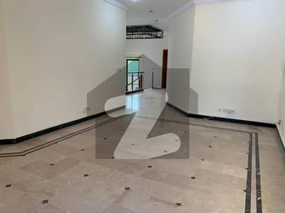 ایف ۔ 8 اسلام آباد میں 5 کمروں کا 1 کنال مکان 6.0 لاکھ میں کرایہ پر دستیاب ہے۔